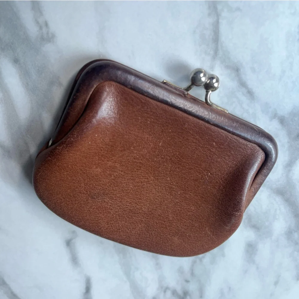 Vintage COACH Leather Kisslock Change Coin Purse